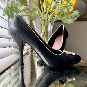 S O L D WHBM Black & Cream Peep Toe Shoes Sz 7 NWOT